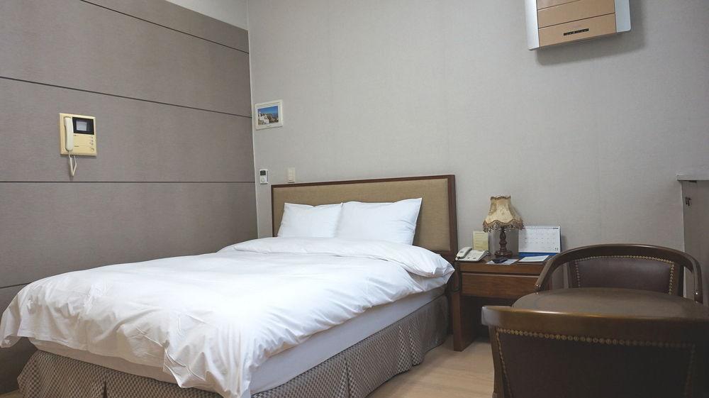 Residence & U Коян Экстерьер фото